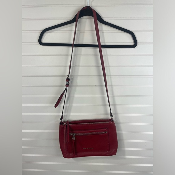 Dana Buchman Red Faux Leather Crossbody Bag with Adjustable Straps EUC - Picture 7 of 12